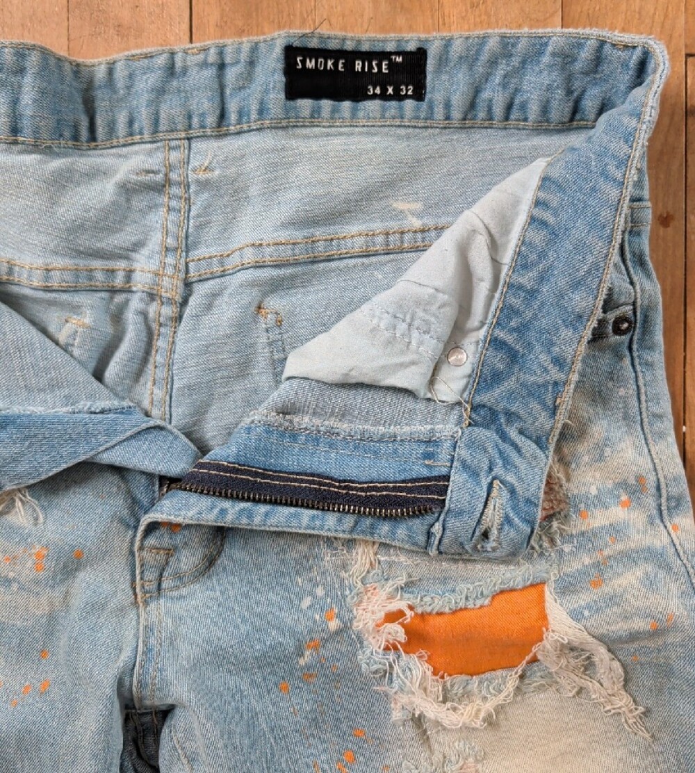 Smoke Rise NY Distressed Light Wash Jeans with Star & Graphic Patches 34 x 32 - Picture 2 of 10